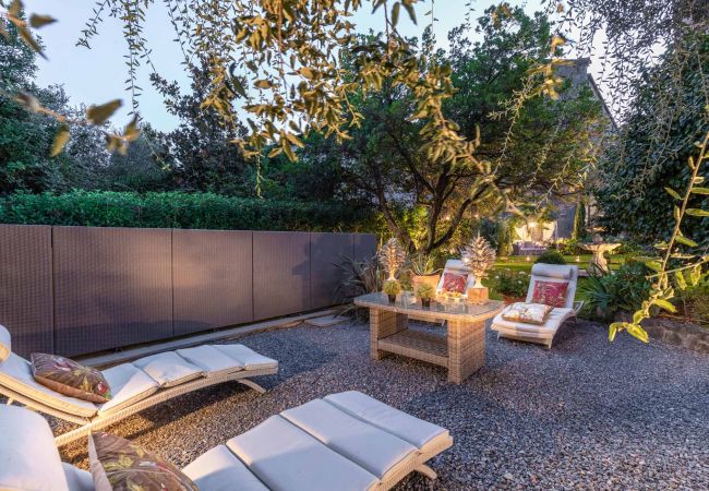 Villa in Montecarlo - VILLA GIANNA, the Secret Interior Designer's Private Retreat with Pool Villa in Montecarlo - VILLA GIANNA, the Secret Interior Designer's Private Retreat with Pool