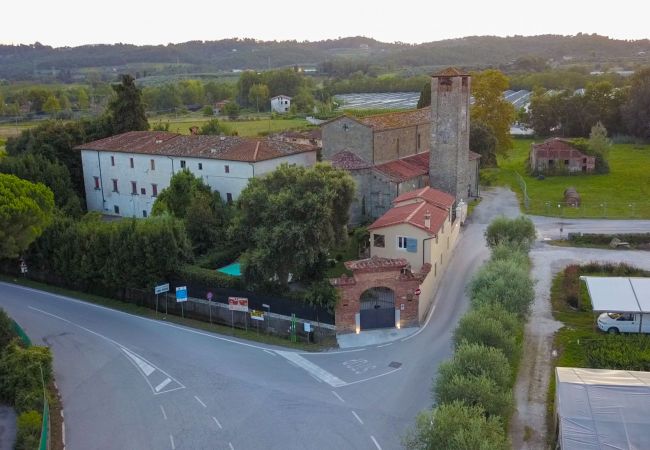 Villa in Montecarlo - VILLA GIANNA, the Secret Interior Designer's Private Retreat with Pool Villa in Montecarlo - VILLA GIANNA, the Secret Interior Designer's Private Retreat with Pool