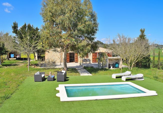  in Sineu - Es Camp Pla 087 acogedora finca con piscina privada, terraza, jardín, barbacoa y aire acondicionado