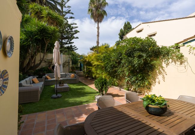 Huis in Santa Brígida - House with cozy garden BBQ  Huis in Santa Brígida - House with cozy garden BBQ