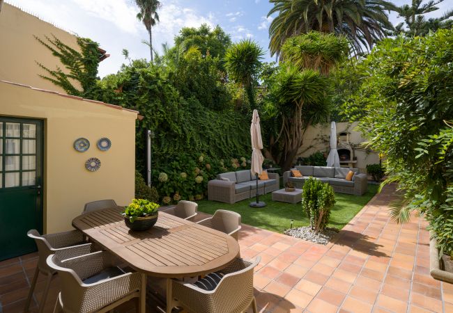 Huis in Santa Brígida - House with cozy garden BBQ  Huis in Santa Brígida - House with cozy garden BBQ