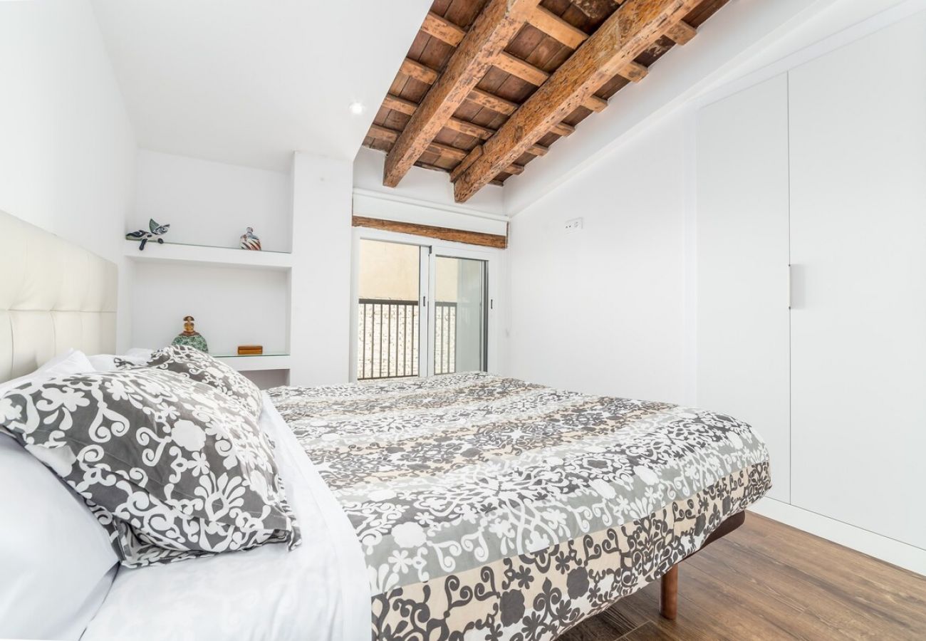 Appartement in Valencia - CENTER-2BR, 2BA-ATTIC-TERRACE,VIEW, WI-FI, A/C 