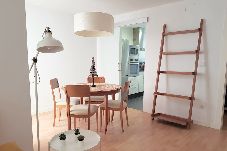 Appartement in Valencia - Lovely 2 Bedroom Wifi AC Flat by the Turia Gardens 