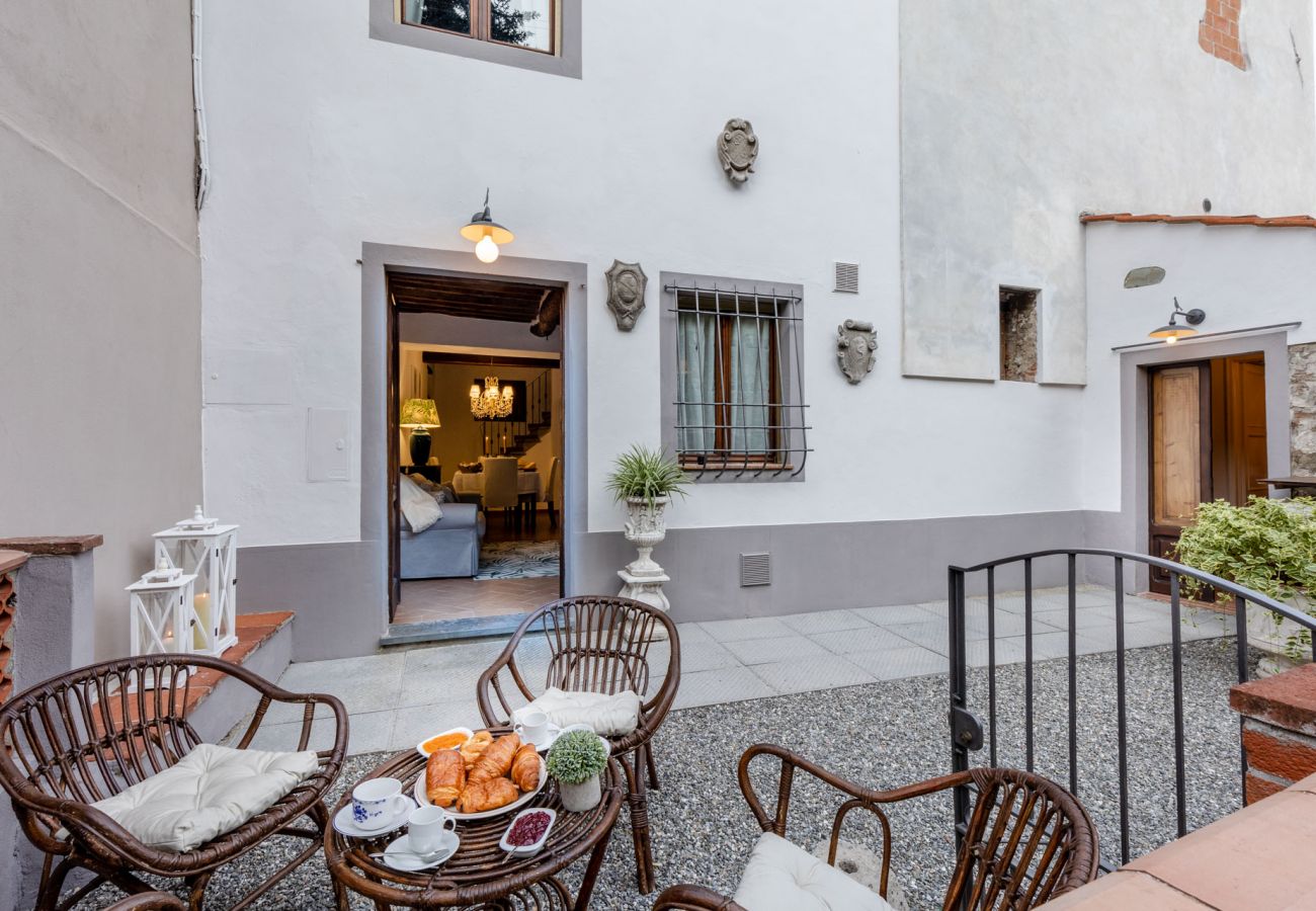 Villa in Vorno - RIO DELLE FATE, a Fairytale Home along the Stream in Vorno, Lucca Villa in Vorno - RIO DELLE FATE, a Fairytale Home along the Stream in Vorno, Lucca