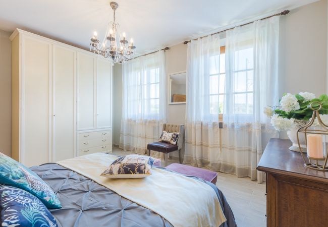 Villa in Lucca - Nonna Bianca, a Genuine Farmhouse in Sant'Alessio, Lucca Villa in Lucca - Nonna Bianca, a Genuine Farmhouse in Sant'Alessio, Lucca