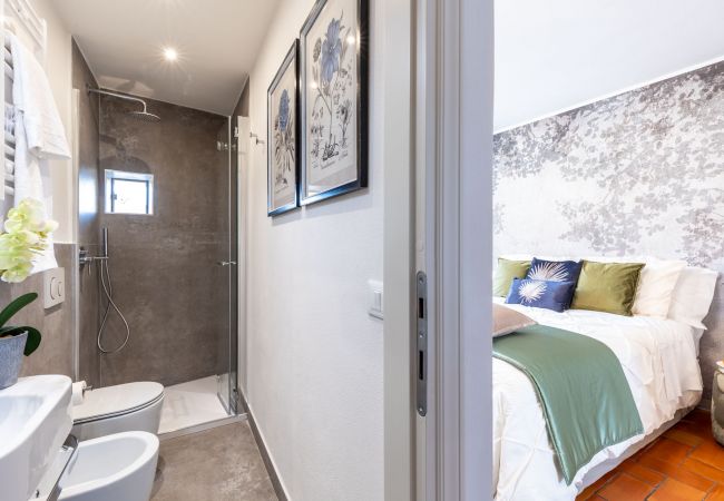 Appartement in Lucca - A Million Dollar's View: the Lucca Colosseum. Luxury 1 bedroom 1 Bathroom Apartment Appartement in Lucca - A Million Dollar's View: the Lucca Colosseum. Luxury 1 bedroom 1 Bathroom Apartment