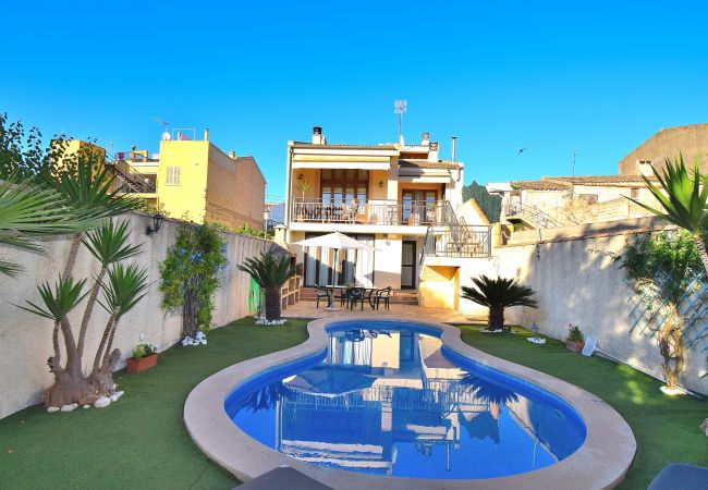  in Muro - Capavila 196 fantástica villa con piscina privada, terraza, aire acondicionado y WiFi
