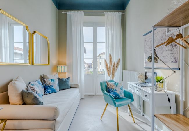 Appartement in Lucca - Casa Gina, a modern charming urban retreat with free parking by the train station and the Walls of Lucca Appartement in Lucca - Casa Gina, a modern charming urban retreat with free parking by the train station and the Walls of Lucca