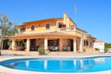 Villa in Santa Margalida - Vernissa 288 fantástica villa con piscina privada, gran jardín, barbacoa y aire acondicionado