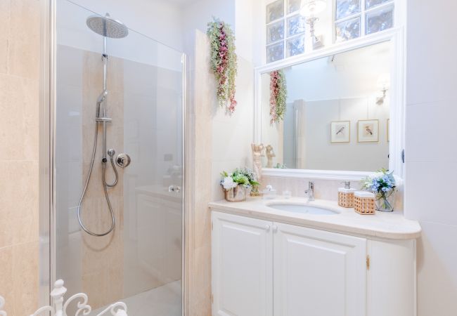 Appartement in Lucca - Luxury 3 bedrooms Apartment Amazing Views over the Amphiteatre Square inside the Walls of Lucca Appartement in Lucca - Luxury 3 bedrooms Apartment Amazing Views over the Amphiteatre Square inside the Walls of Lucca