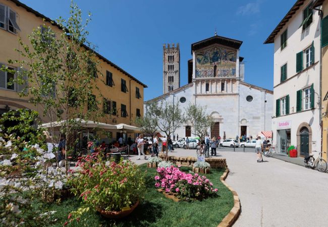 Appartement in Lucca - Luxury 3 bedrooms Apartment Amazing Views over the Amphiteatre Square inside the Walls of Lucca Appartement in Lucca - Luxury 3 bedrooms Apartment Amazing Views over the Amphiteatre Square inside the Walls of Lucca