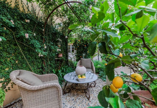 Appartement in Lucca - Luxury Apartment with Private Garden inside Lucca Appartement in Lucca - Luxury Apartment with Private Garden inside Lucca