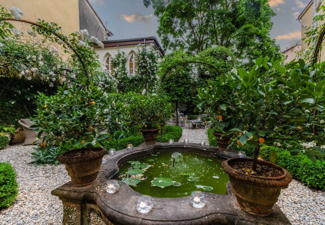 Appartement in Lucca - Luxury Apartment with Private Garden inside Lucca Appartement in Lucca - Luxury Apartment with Private Garden inside Lucca