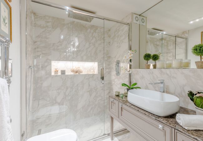 Appartement in Lucca - Luxury Apartment with Private Garden inside Lucca Appartement in Lucca - Luxury Apartment with Private Garden inside Lucca