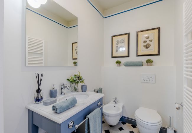 Appartement in Lucca - Smart and Luxury 2 bedrooms 2 bathrooms first floor apartment centrally located inside the walls of Lucca Appartement in Lucca - Smart and Luxury 2 bedrooms 2 bathrooms first floor apartment centrally located inside the walls of Lucca