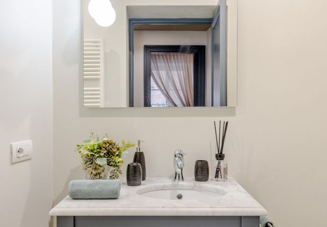 Appartement in Lucca - Smart and Luxury 2 bedrooms 2 bathrooms first floor apartment centrally located inside the walls of Lucca Appartement in Lucca - Smart and Luxury 2 bedrooms 2 bathrooms first floor apartment centrally located inside the walls of Lucca