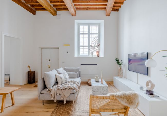 Appartement in Lucca - Casa Lazzaro Contemporary Ground Floor Apartment inside the walls of Lucca Appartement in Lucca - Casa Lazzaro Contemporary Ground Floor Apartment inside the walls of Lucca