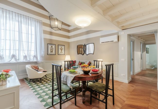 Appartement in Lucca - Casa Edgar, elegant and classy first floor apartment inside the walls of Lucca Appartement in Lucca - Casa Edgar, elegant and classy first floor apartment inside the walls of Lucca