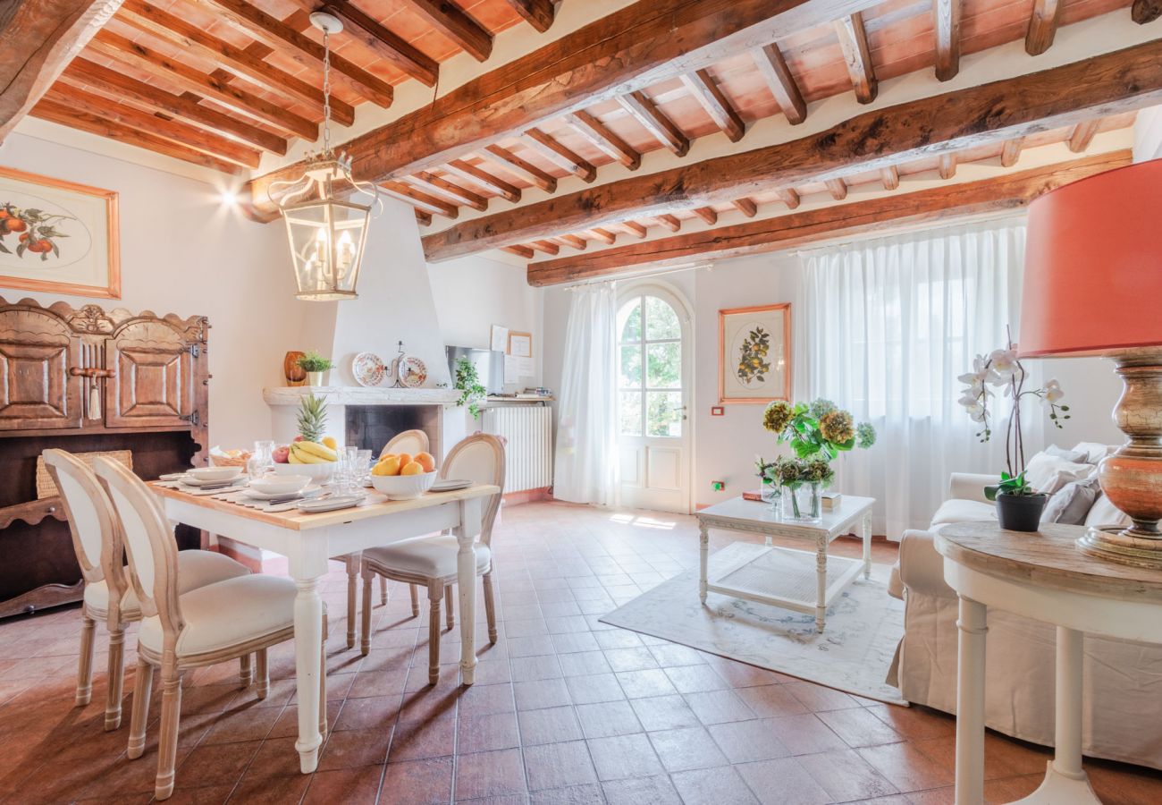 Appartement in Monte San quirico - Elisa Farmhouse Apartment in Wine Resort in Lucca Appartement in Monte San quirico - Elisa Farmhouse Apartment in Wine Resort in Lucca