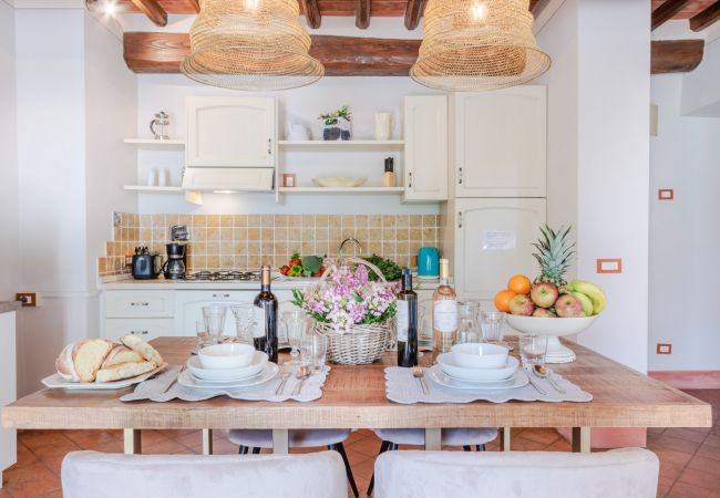 Appartement in Monte San quirico - Jacopo Farmhouse Apartment in Wine Resort in Lucca Appartement in Monte San quirico - Jacopo Farmhouse Apartment in Wine Resort in Lucca