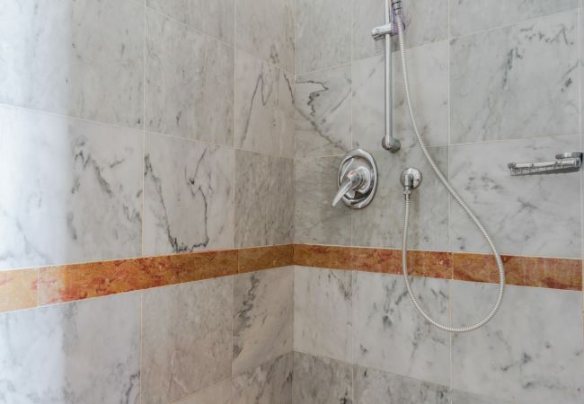 Appartement in Monte San quirico - Pietro Farmhouse Apartment in Wine Resort in Lucca Appartement in Monte San quirico - Pietro Farmhouse Apartment in Wine Resort in Lucca