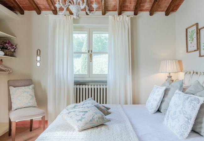 Appartement in Monte San quirico - Pietro Farmhouse Apartment in Wine Resort in Lucca Appartement in Monte San quirico - Pietro Farmhouse Apartment in Wine Resort in Lucca