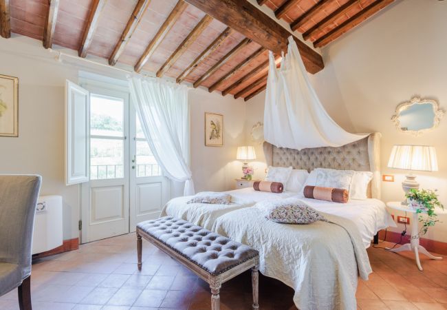 Appartement in Monte San quirico - Maria Farmhouse Apartment in Wine Resort in Lucca Appartement in Monte San quirico - Maria Farmhouse Apartment in Wine Resort in Lucca