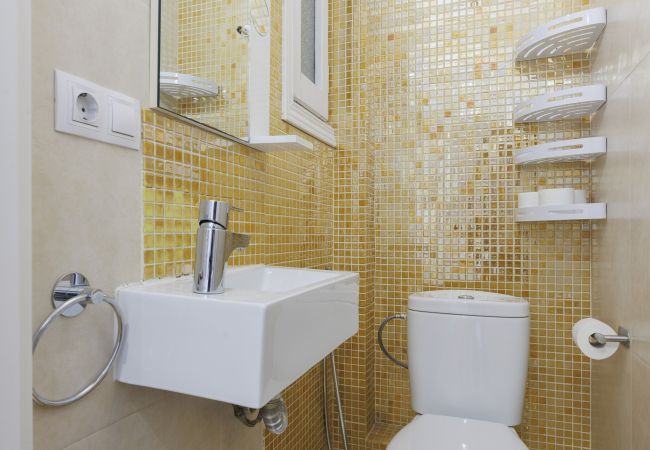 Appartement in Barcelona - Terraza privada, 3 dormitorios, 2 baños, Barcelona centro Appartement in Barcelona - Terraza privada, 3 dormitorios, 2 baños, Barcelona centro