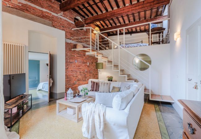 Appartement in Lucca - Elegant Apartment in a Quiet Street inside the Walls Of Lucca Appartement in Lucca - Elegant Apartment in a Quiet Street inside the Walls Of Lucca