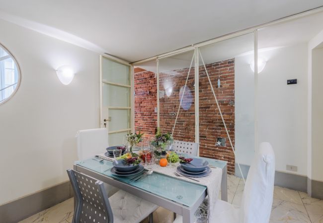 Appartement in Lucca - Elegant Apartment in a Quiet Street inside the Walls Of Lucca Appartement in Lucca - Elegant Apartment in a Quiet Street inside the Walls Of Lucca