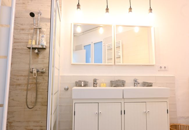 Appartement in Madrid - Moderno y elegante ap. Barrio Ibiza Temporal Appartement in Madrid - Moderno y elegante ap. Barrio Ibiza Temporal