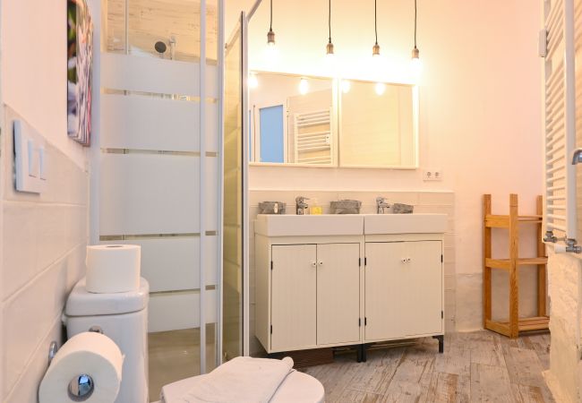 Appartement in Madrid - Moderno y elegante ap. Barrio Ibiza Temporal Appartement in Madrid - Moderno y elegante ap. Barrio Ibiza Temporal