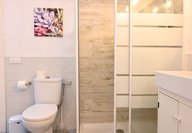 Appartement in Madrid - Moderno y elegante ap. Barrio Ibiza Temporal Appartement in Madrid - Moderno y elegante ap. Barrio Ibiza Temporal