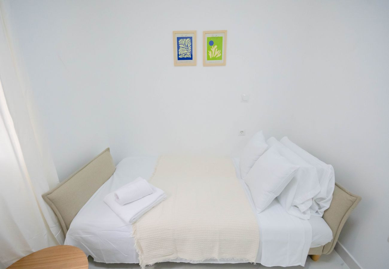 Studio in Madrid - ESTUDIO-TETUAN  Studio in Madrid - ESTUDIO-TETUAN