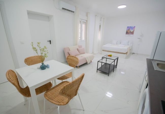 Studio in Madrid - ESTUDIO-TETUAN  Studio in Madrid - ESTUDIO-TETUAN