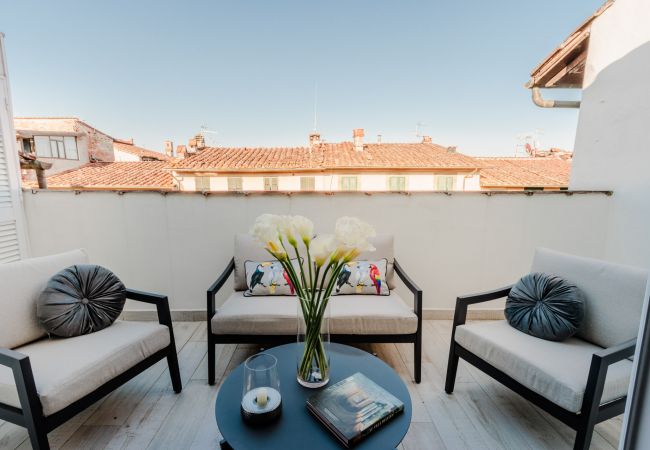 Appartement in Lucca - Casa Marta, Luxury 2 Bedrooms Apartment with Terrace Inside the Walls of Lucca Appartement in Lucca - Casa Marta, Luxury 2 Bedrooms Apartment with Terrace Inside the Walls of Lucca