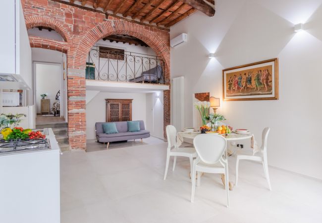Appartement in Lucca - Smart and Convenient Ground Floor Apartment inside the Lucca Walls Appartement in Lucca - Smart and Convenient Ground Floor Apartment inside the Lucca Walls