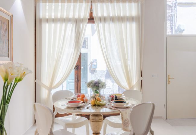 Appartement in Lucca - Smart and Convenient Ground Floor Apartment inside the Lucca Walls Appartement in Lucca - Smart and Convenient Ground Floor Apartment inside the Lucca Walls