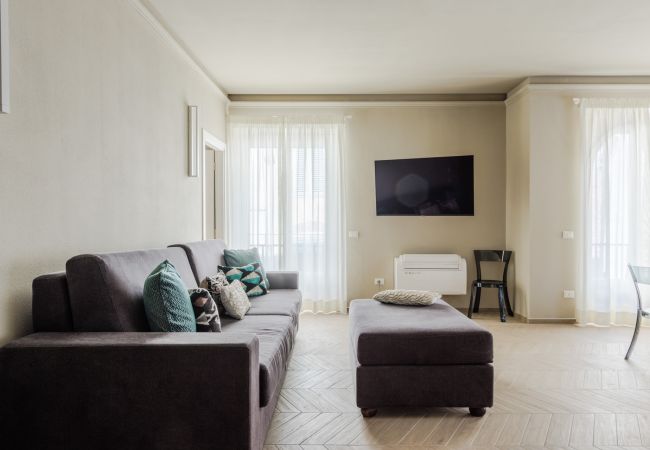 Appartement in Lucca - Luxury Modern Apartment with Elevator and Balcony inside the Walls of Lucca Appartement in Lucca - Luxury Modern Apartment with Elevator and Balcony inside the Walls of Lucca
