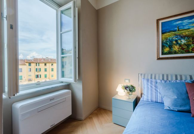 Appartement in Lucca - Casa Pino 2 bedrooms 2 bathrooms contemporary apartment facing Piazza Anfiteatro Appartement in Lucca - Casa Pino 2 bedrooms 2 bathrooms contemporary apartment facing Piazza Anfiteatro