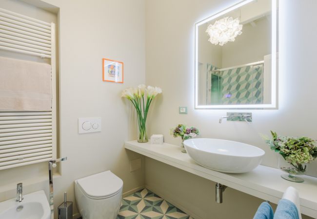 Appartement in Lucca - Casa Pino 2 bedrooms 2 bathrooms contemporary apartment facing Piazza Anfiteatro Appartement in Lucca - Casa Pino 2 bedrooms 2 bathrooms contemporary apartment facing Piazza Anfiteatro
