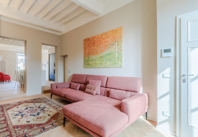 Appartement in Lucca - Casa Pino 2 bedrooms 2 bathrooms contemporary apartment facing Piazza Anfiteatro Appartement in Lucca - Casa Pino 2 bedrooms 2 bathrooms contemporary apartment facing Piazza Anfiteatro