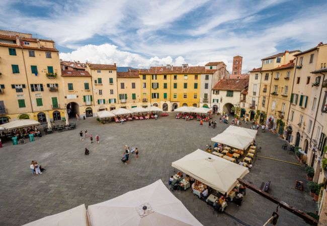 Appartement in Lucca - Casa Pino 2 bedrooms 2 bathrooms contemporary apartment facing Piazza Anfiteatro Appartement in Lucca - Casa Pino 2 bedrooms 2 bathrooms contemporary apartment facing Piazza Anfiteatro