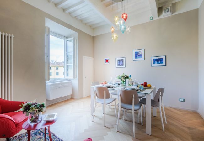 Appartement in Lucca - Casa Pino 2 bedrooms 2 bathrooms contemporary apartment facing Piazza Anfiteatro Appartement in Lucca - Casa Pino 2 bedrooms 2 bathrooms contemporary apartment facing Piazza Anfiteatro