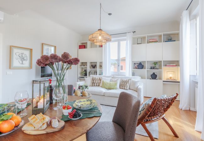 Appartement in Lucca - A Fresh Modern Penthouse inside the Walls of Lucca Appartement in Lucca - A Fresh Modern Penthouse inside the Walls of Lucca