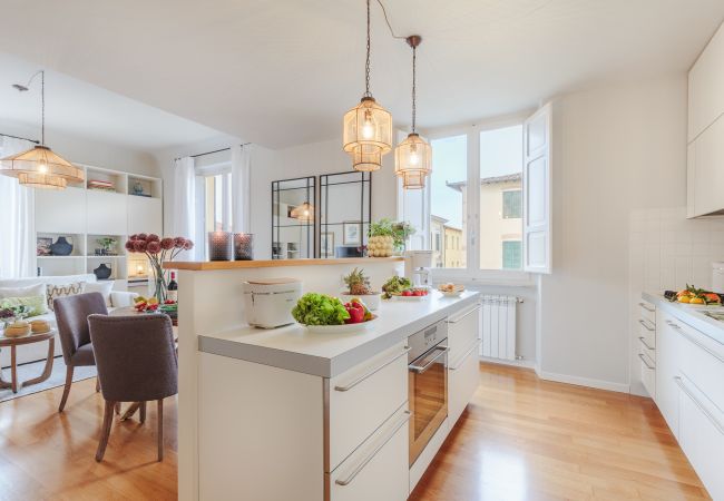Appartement in Lucca - A Fresh Modern Penthouse inside the Walls of Lucca Appartement in Lucca - A Fresh Modern Penthouse inside the Walls of Lucca