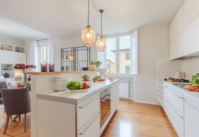 Appartement in Lucca - A Fresh Modern Penthouse inside the Walls of Lucca Appartement in Lucca - A Fresh Modern Penthouse inside the Walls of Lucca