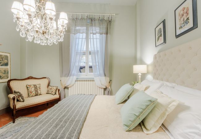Appartement in Lucca - Casa Celeste 3 Bedrooms Apartment with Terrace Inside Lucca Appartement in Lucca - Casa Celeste 3 Bedrooms Apartment with Terrace Inside Lucca