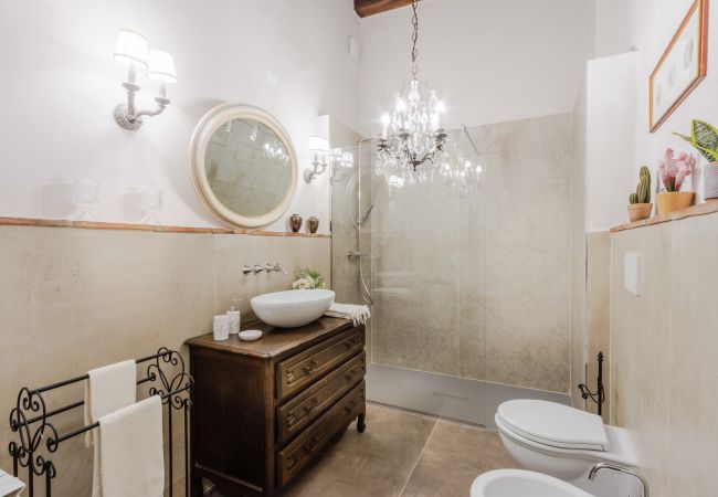 Appartement in Lucca - Casa Celeste 3 Bedrooms Apartment with Terrace Inside Lucca Appartement in Lucca - Casa Celeste 3 Bedrooms Apartment with Terrace Inside Lucca