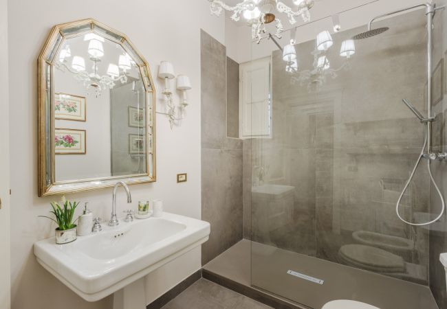 Appartement in Lucca - Casa Celeste 3 Bedrooms Apartment with Terrace Inside Lucca Appartement in Lucca - Casa Celeste 3 Bedrooms Apartment with Terrace Inside Lucca